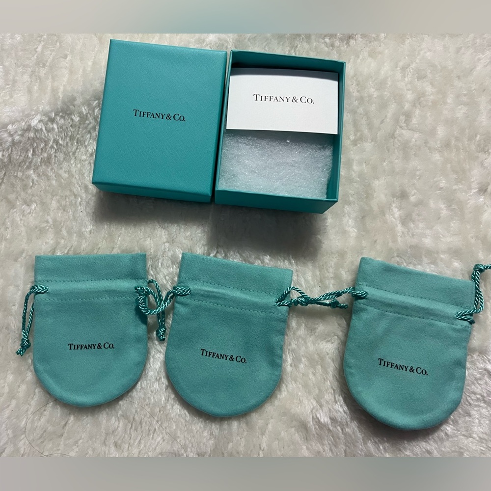 New 3 pc Tiffany’s Drawstring Pouch +1 box as shown on the photo